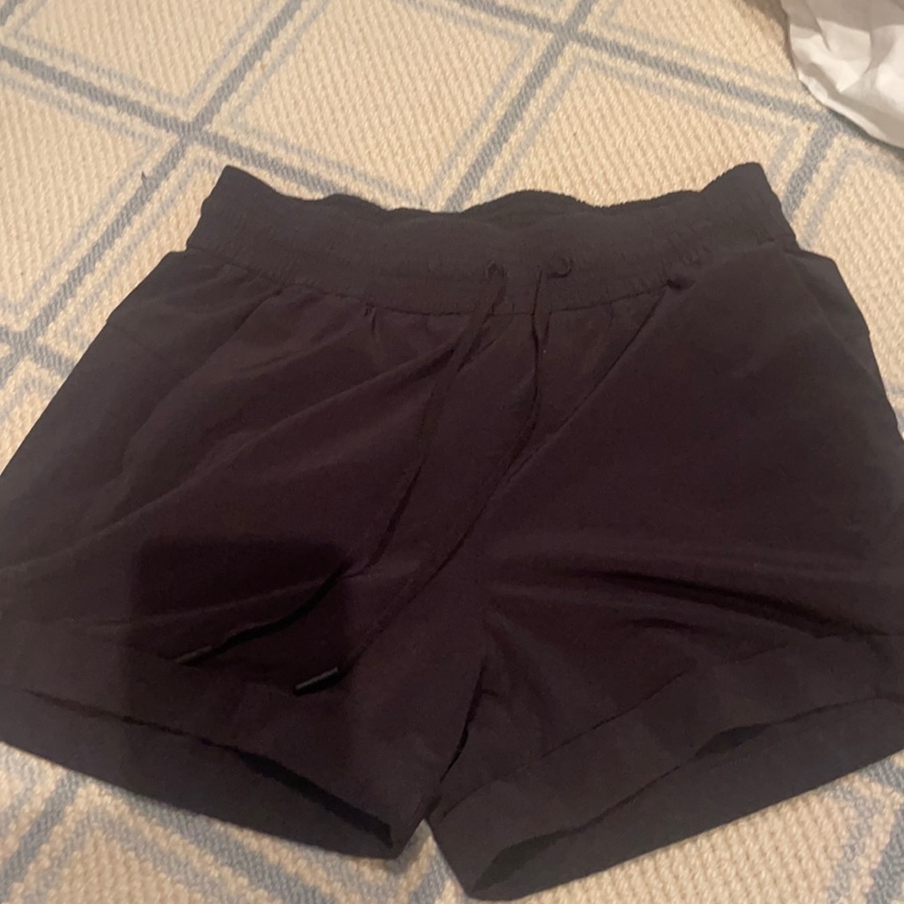 Lululemon cuffed nylon shorts with pockets 2 front one back